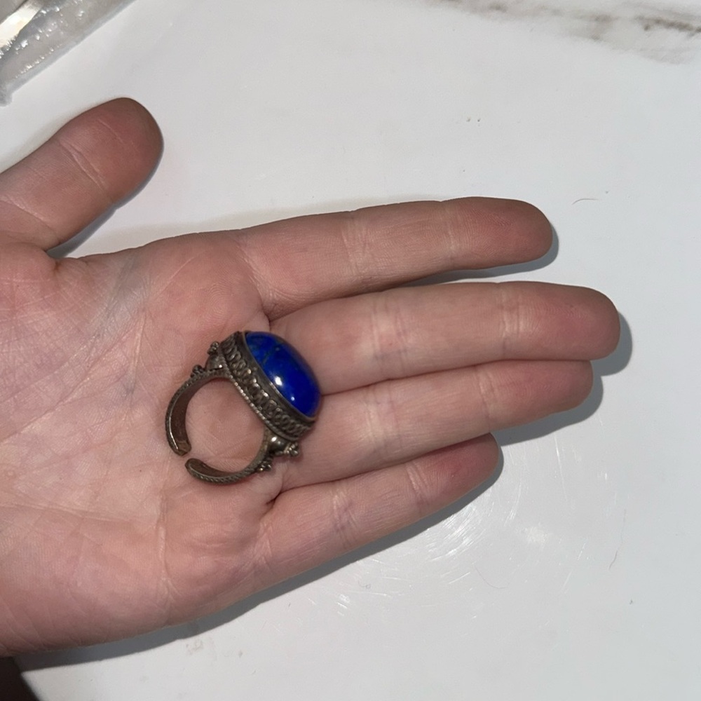Vintage lapis lazuli ring